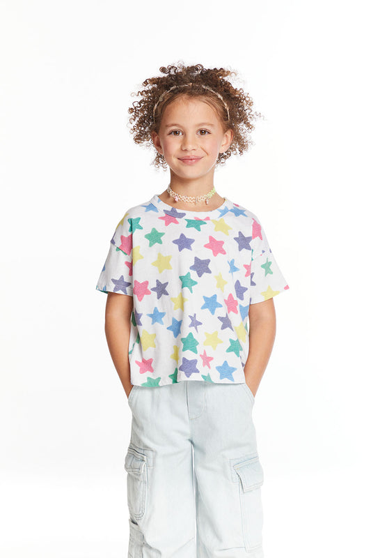 Camiseta corta con estrellas arcoíris para niñas