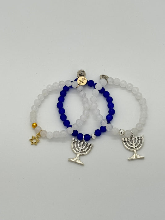 Pulsera navideña con cuentas azules: Menorá