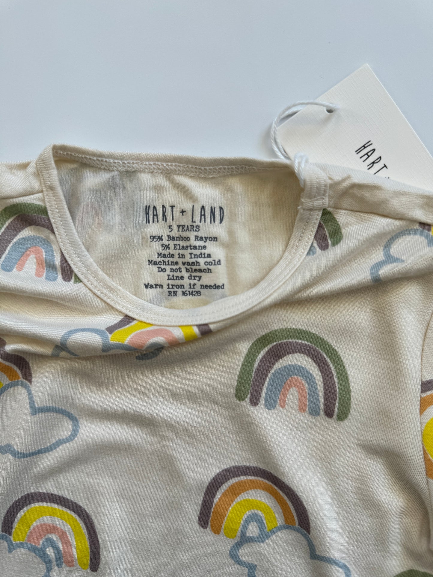 Resale Camiseta ajustada con diseño de arcoíris para niñas